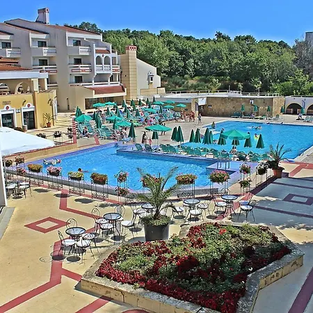 Duni Pelican Semesteranläggning (resort) 4*