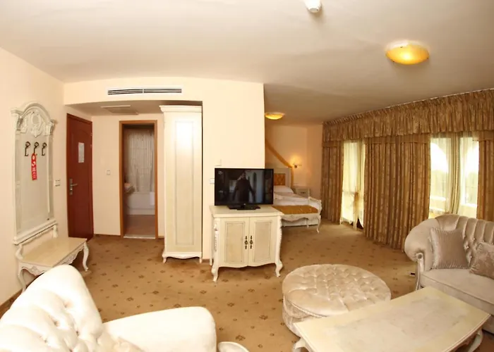 Duni Pelican منتجع 4*